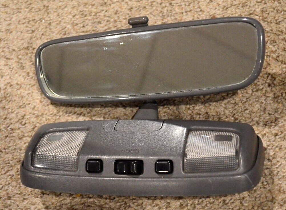 19891995 TOYOTA PICK UP TRUCK LIGHTED REAR VIEW MIRROR DOME LIGHT GRAY