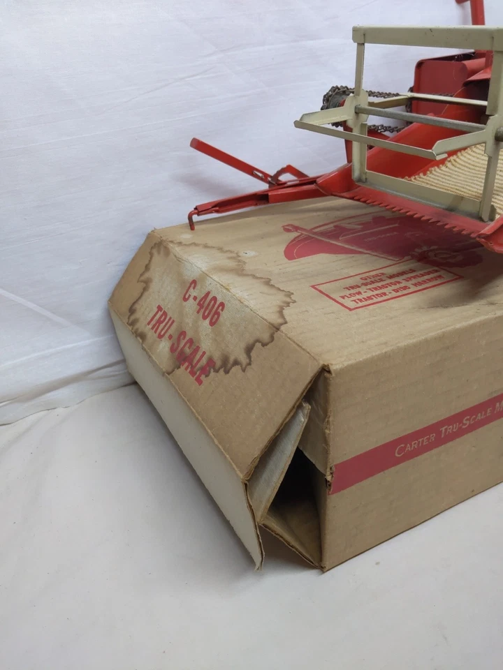 1/16 Carter Tru Scale Combine  Farm Toy in original box - Image 2 of 4