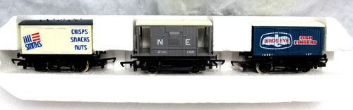 3 Hornby Waggons, Birds Eye, Smiths Chips & Guards Van - Look unbenutzt - (3505) | Zustand: Used