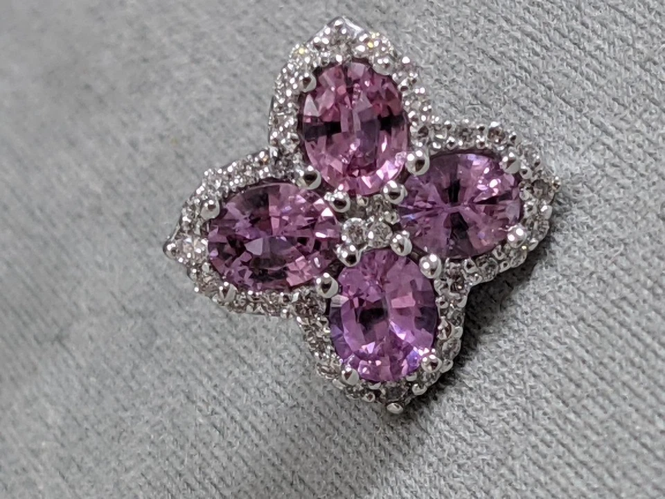 现代 3.45 克拉钻石粉红色蓝宝石 14K W 金花簇耳环 #N1384.7 — 第 4/4 张图片