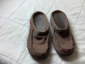 crocs santa cruz loafers