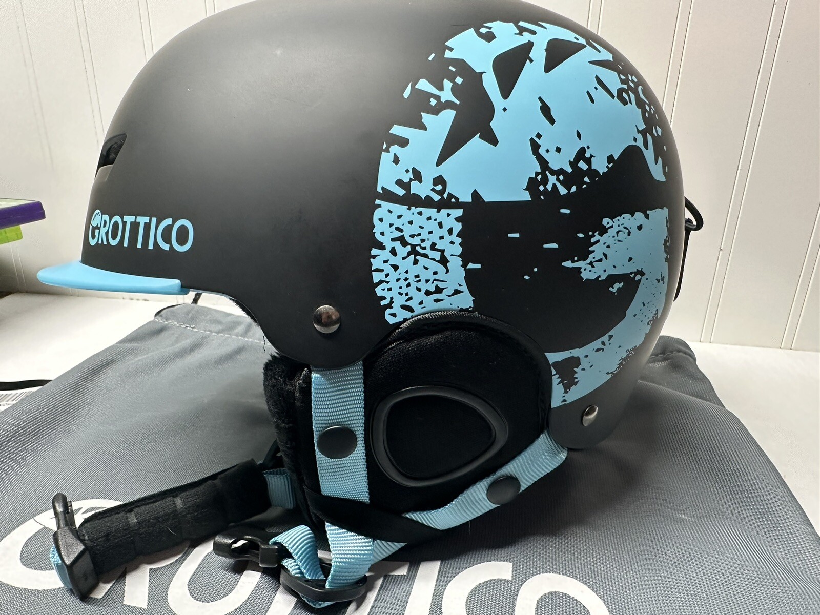 Ski Helmet for Youth Small Snowboard Helmet with ASTM Certified Sa