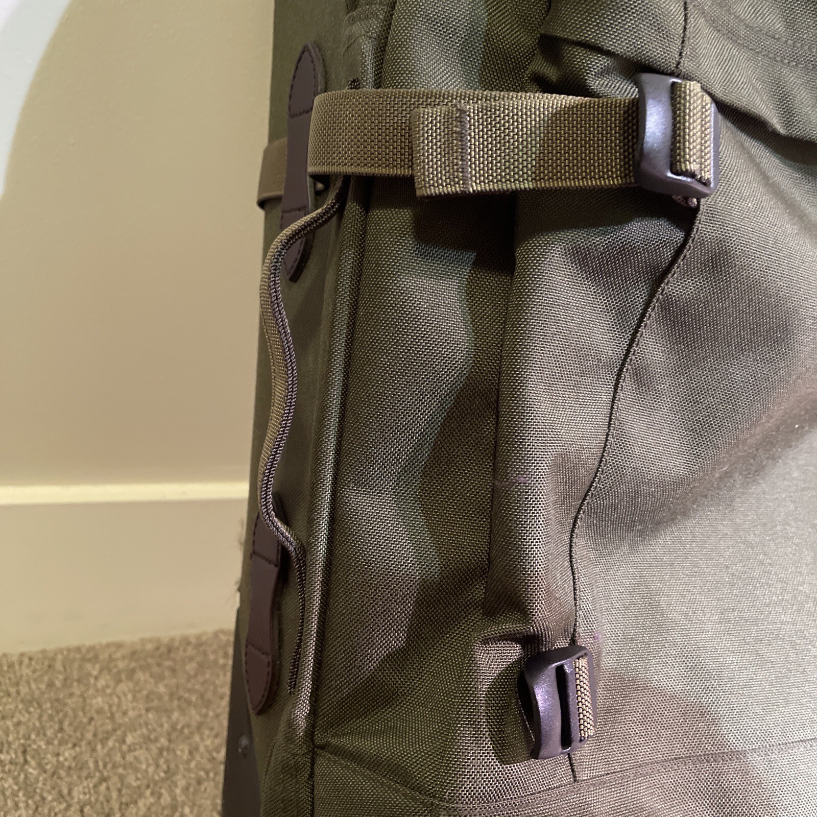 Filson Dryden 2 Wheeled Rolling Carry On Bag Otter Green One Size