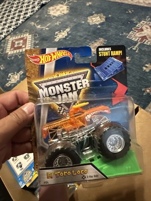 2016 Hot Wheels Monster Jam EL TORO LOCO 1:64 X-RAY Body w/Stunt Ramp NEW SEALED