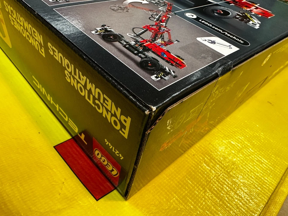 LEGO® Technic™ Material Handler 42144 - New - Free Shipping - Image 4 of 4