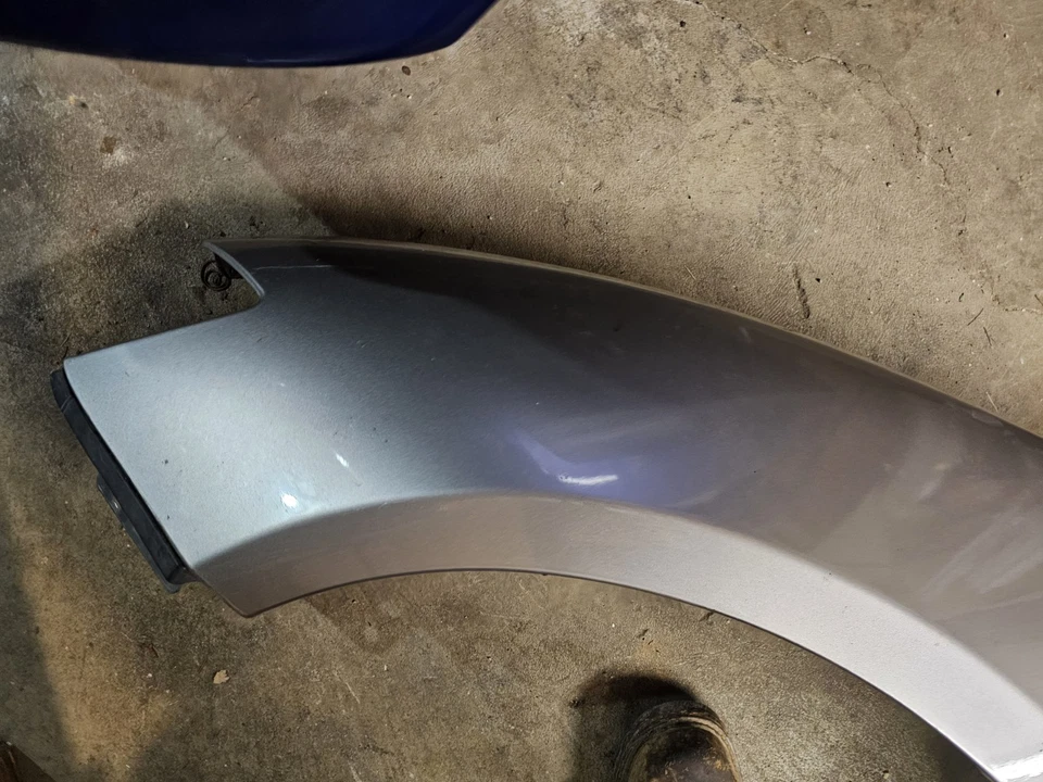 Conjunto de guardabarros delantero izquierdo del lado del conductor Maserati Ghibli 14-20 negro 670008304 OEM Foto 2 de 4