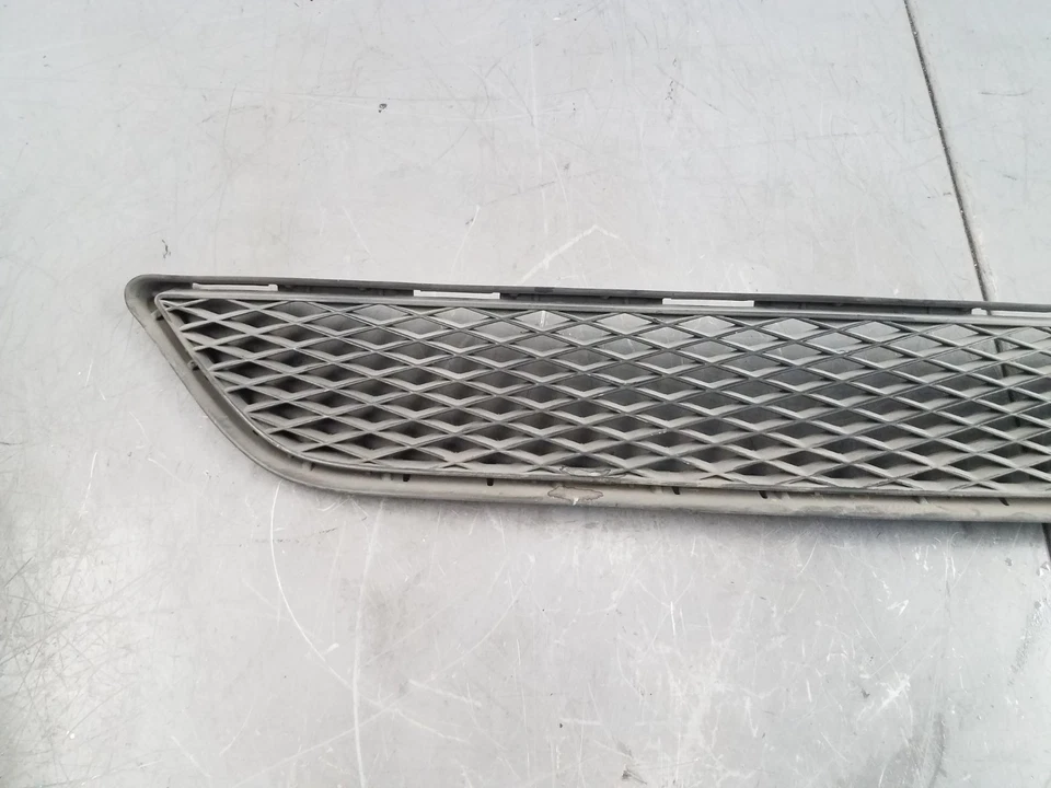 Parrilla de parachoques trasero Nissan GT-R GTR R35 #8000 M5 Foto 3 de 4