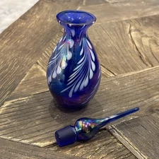 VTG Iridescent Pulled Feather Art Glass Handblown Perfume Stopper Bottle 6” EUC 