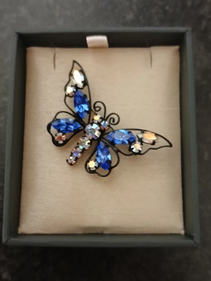 Lovely BUTLER AND WILSON Blue Crystal Butterfly Brooch, In Box Not Original Box - Image 3 of 4
