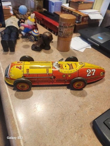 VINTAGE  MARX  TIN  LITHO  WIND-UP  RACE  CAR  NO.  27  -  11  1/2  INCHES  LONG