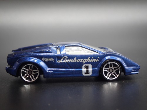 Modelo De Coche A Escala 1:64 LAMBORGHINI COUNTACH 25 Aniversario 1974-1990 - Imagen 3 de 7
