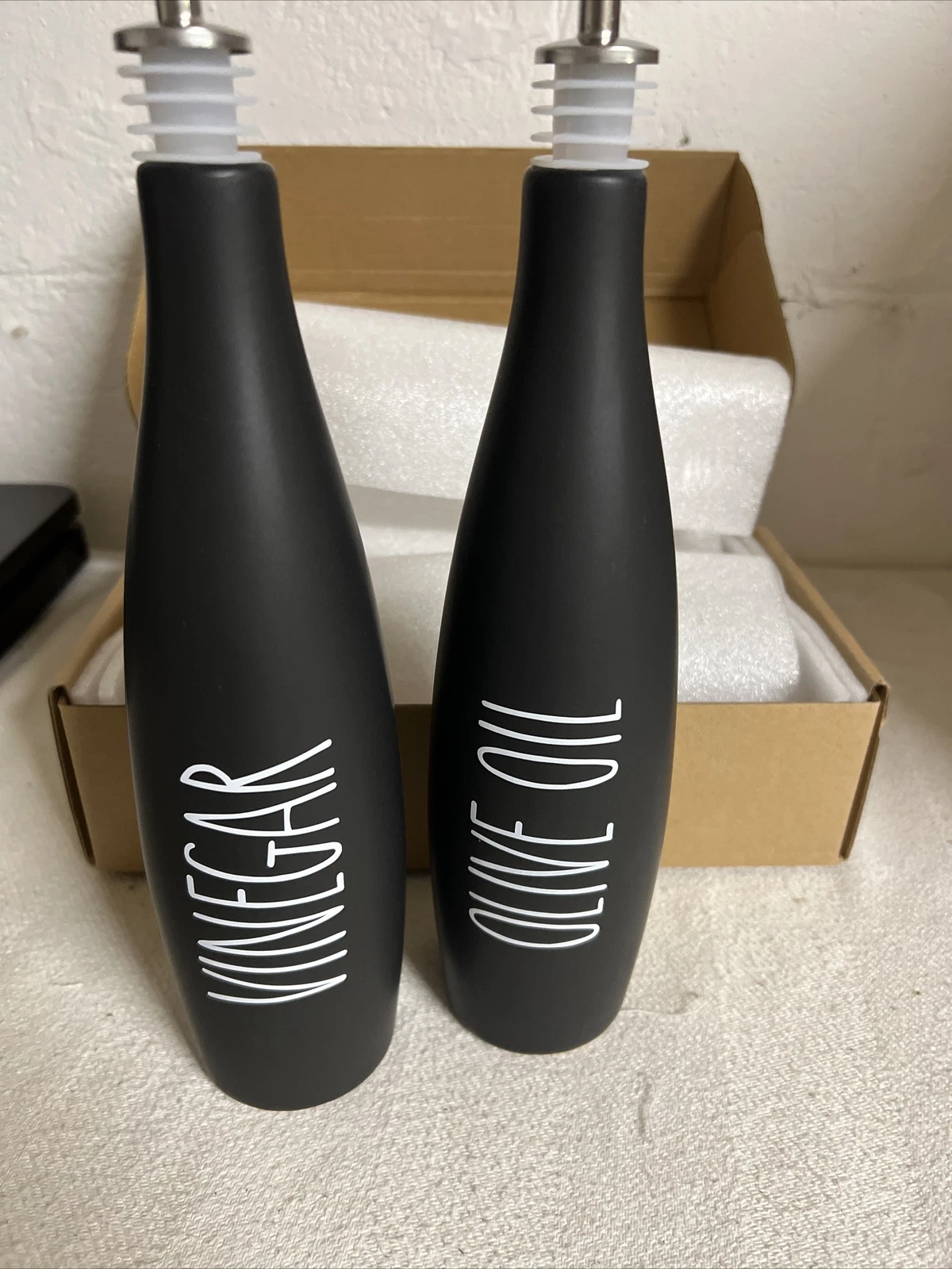 Farmhouse Oil and Vinegar Dispenser - Black & Black