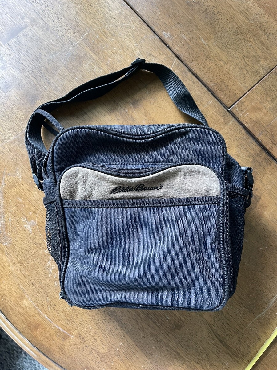 3 day travel in 26l backpack Base Camp Voyager Daypack - 26L