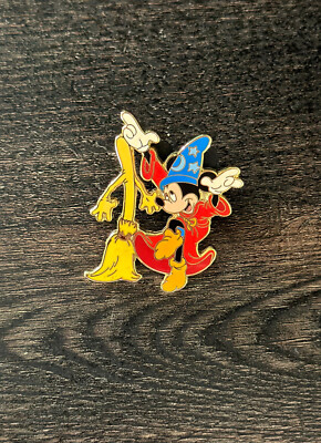 DSF Pin Trader Delight (PTD) Sorcerer Mickey With Broom LE 300 Disney Pin
