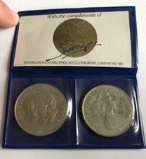 SOVEREIGN 2 COIN SET 1981 THE ROYAL WEDDING CROWN