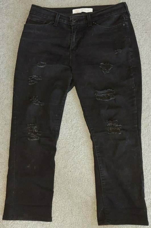 Signature by Levi Strauss & Co Black Distress  Mid-Rise Capri Jeans Size 12-W31