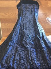 Dave  Johnny Royal Blue prom dress with Embroidered feathers Patter sz Small