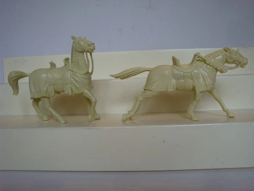 Marx 1950's Robin Hood  Play Set / Pair of 60 mm Knights Horses / No Split Reins