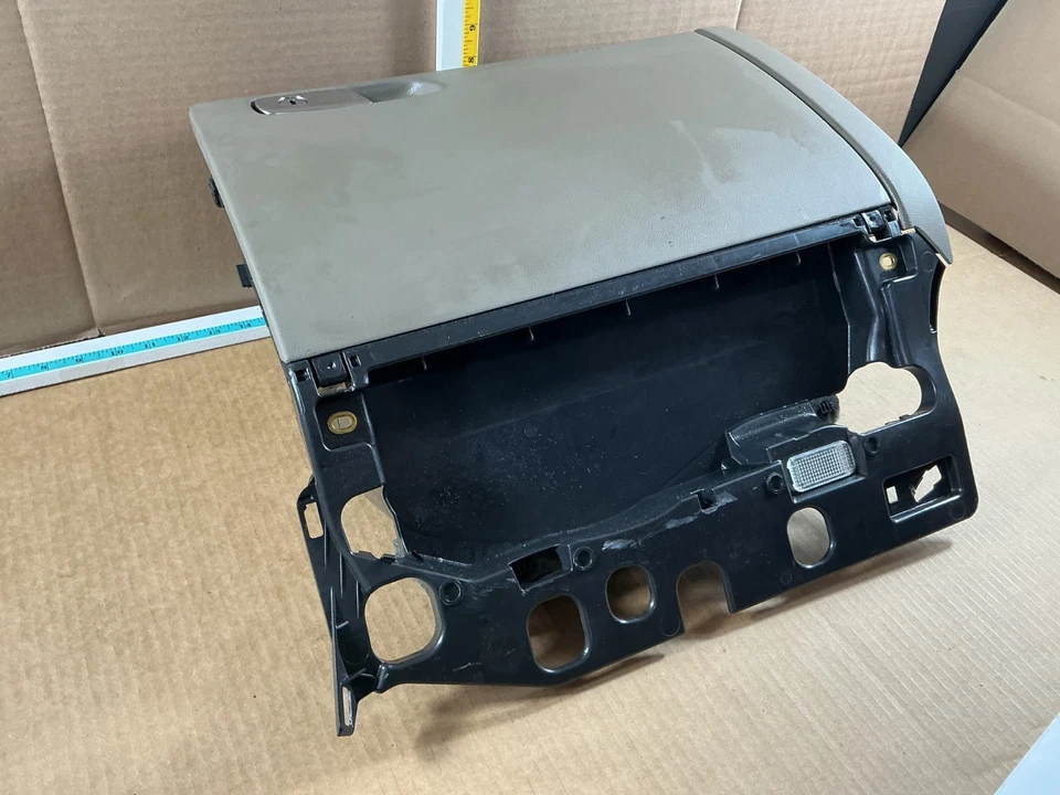 Audi A5 S5 2008-2016 salpicadero guantera compartimento de almacenamiento 8K1880302C fabricante de equipos originales Foto 4 de 4