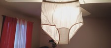 VANITY FAIR VINTAGE PANTY sz 5 WHITE - MID HEIGHT - TRIANGLE LACE ON LEGS A0-01
