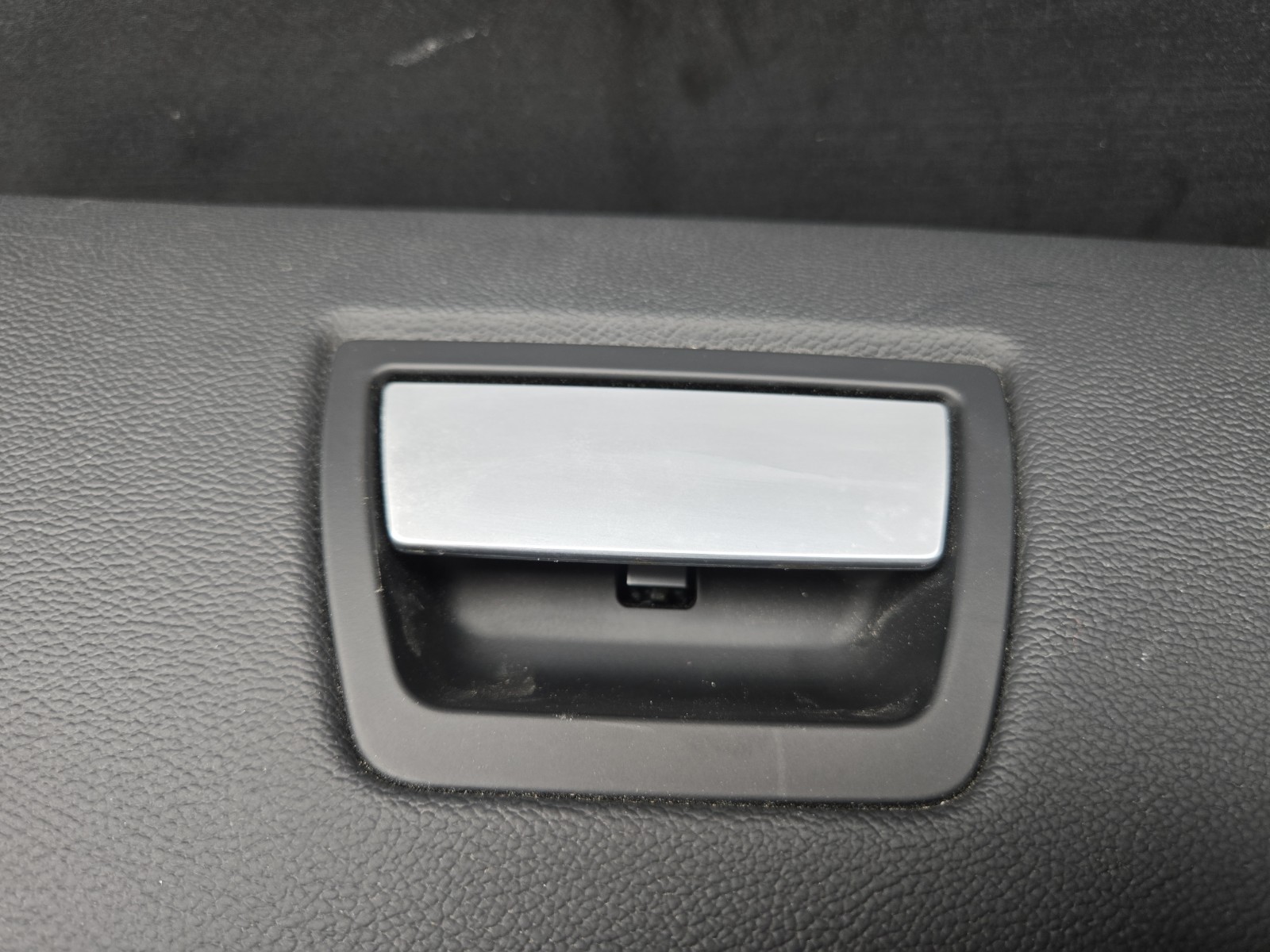 Maserati Ghibli 2014-2022 Glove box