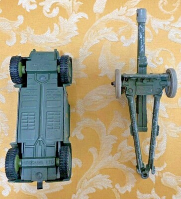 Dinky toys militaire - Volkswagen kdf avec son canon , ref 617 en