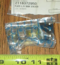 PETERBILT Door Striker Plate Left Side L/H 211837295D ~ Volkswagen