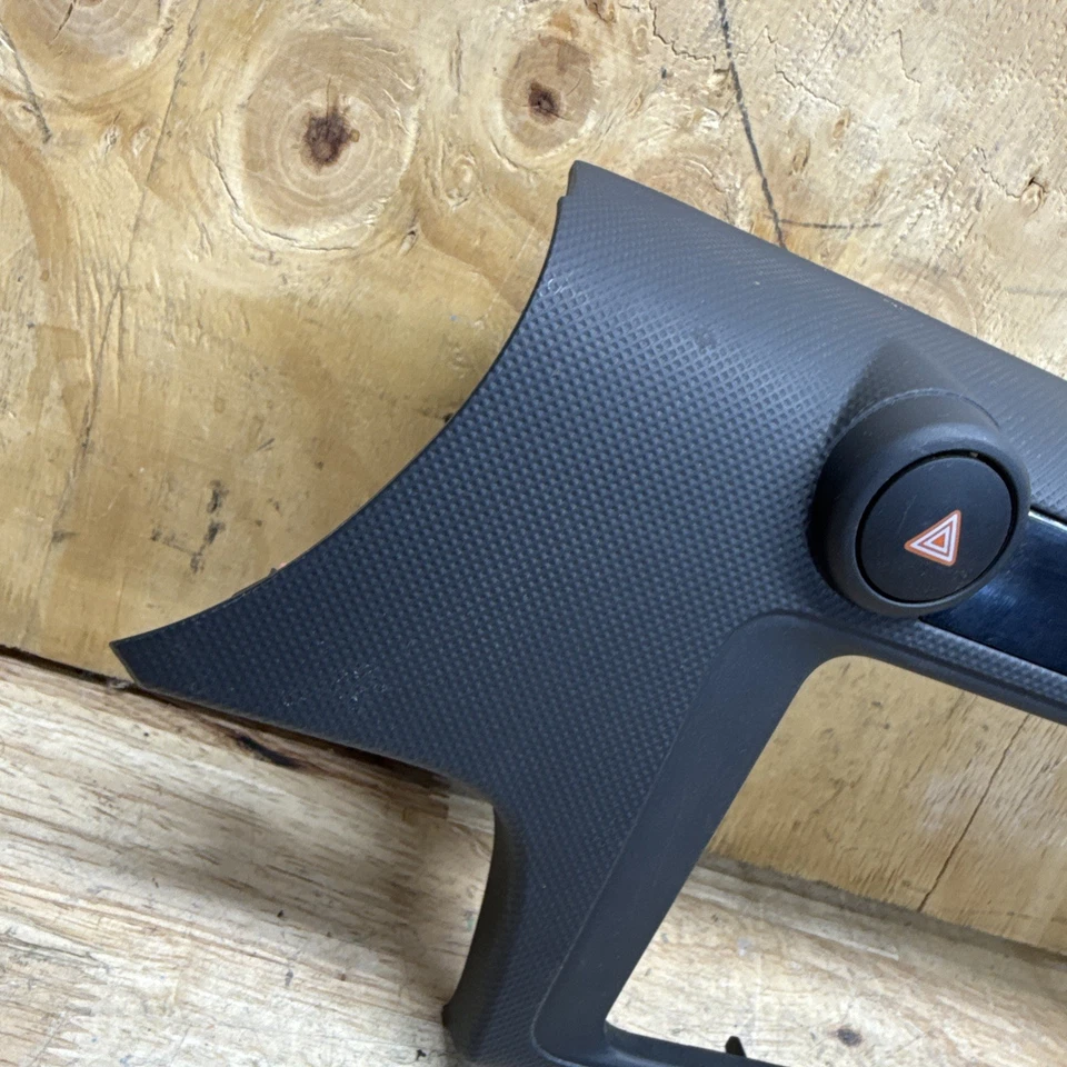 2011-2014 Scion TC Dash Radio Surround Bezel Trim W/ Hazard Switch 55405-21050 Foto 2 de 4