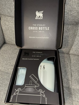 Stanley Cross Bottle 23 oz Travel Bottle with Jacquard Strap color: Mint