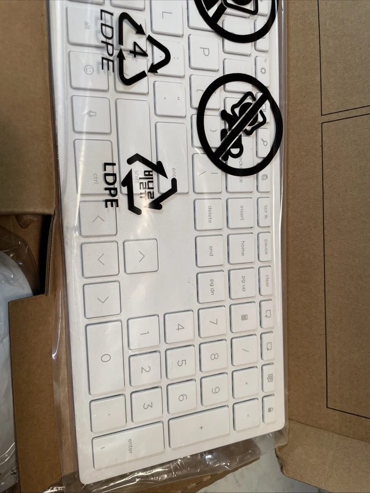 HP 710 White Wireless Keyboard Mouse Combo New - Image 4 of 4