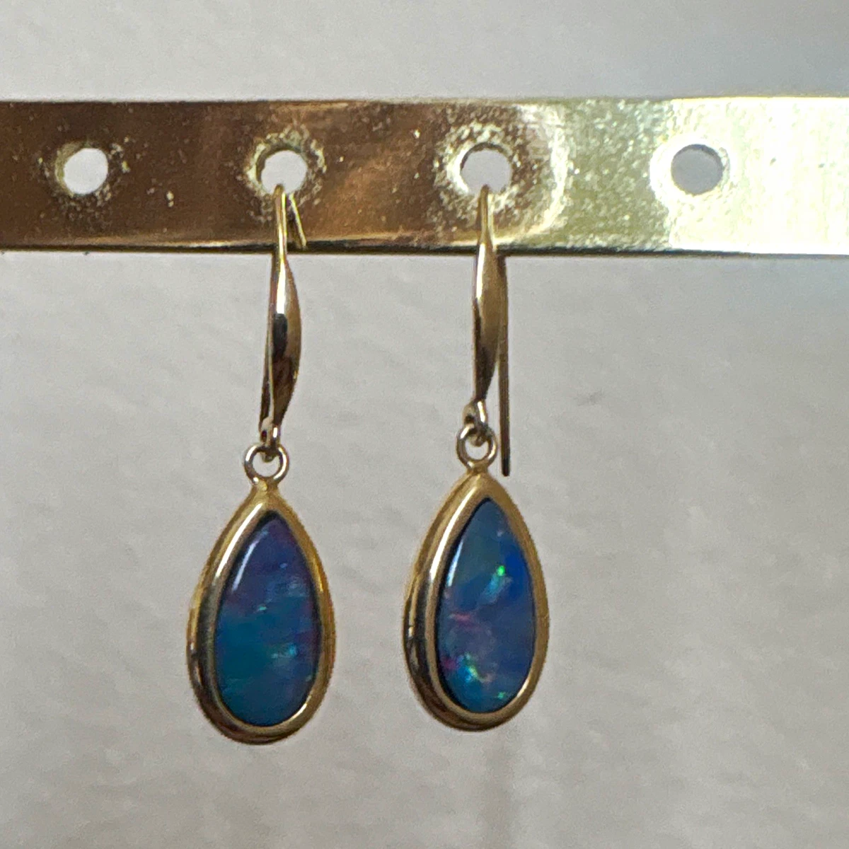Vintage Gold Earrings … Natural Australian opals