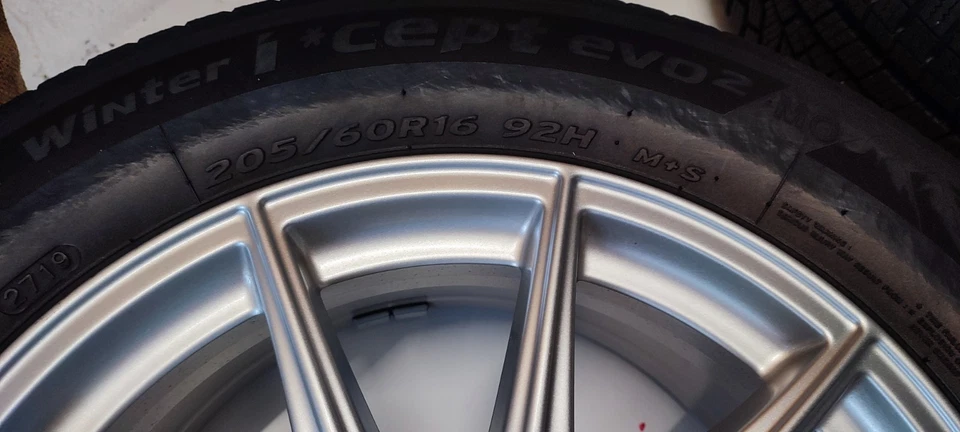 Ein Satz Merzedes Winterreifen 205/60 R16 92H C mit Reifendruckkontrollsensor - Bild 3 von 3