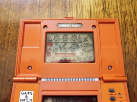 NINTENDO Donkey Kong Game and Watch in Good Condition (DK-52) 1982