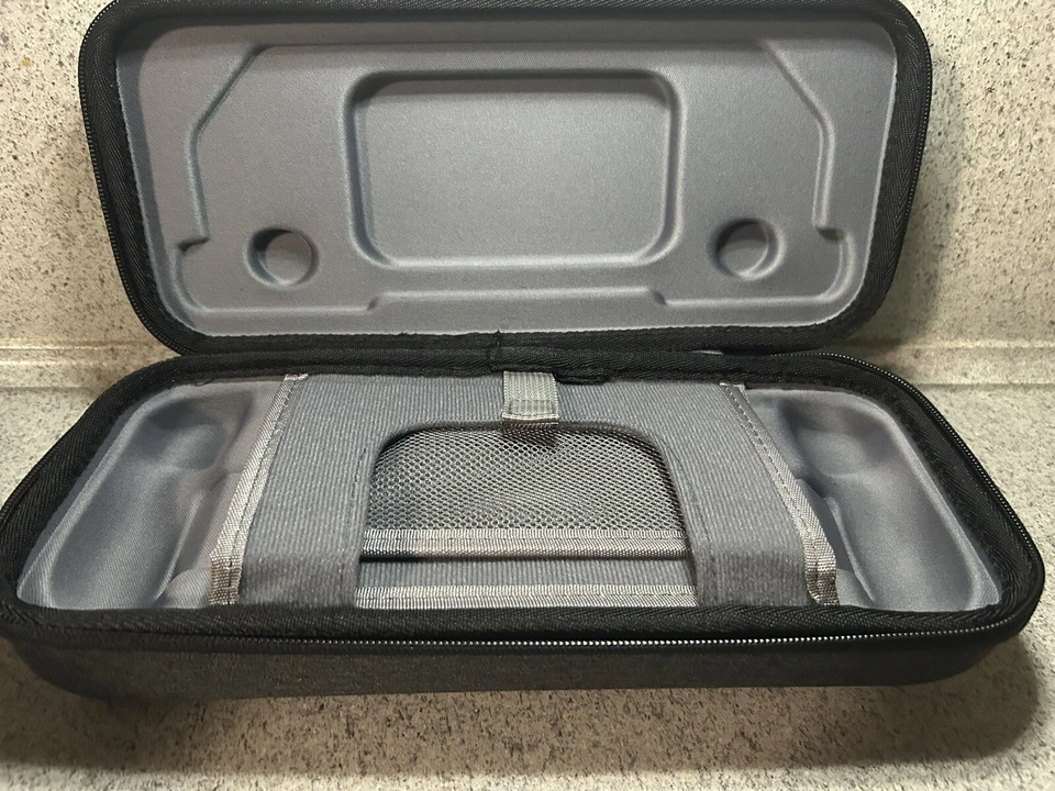A-16) Nintendo Switch Carrying Case Dark Gray Brand new And soo nice - Image 2 of 4
