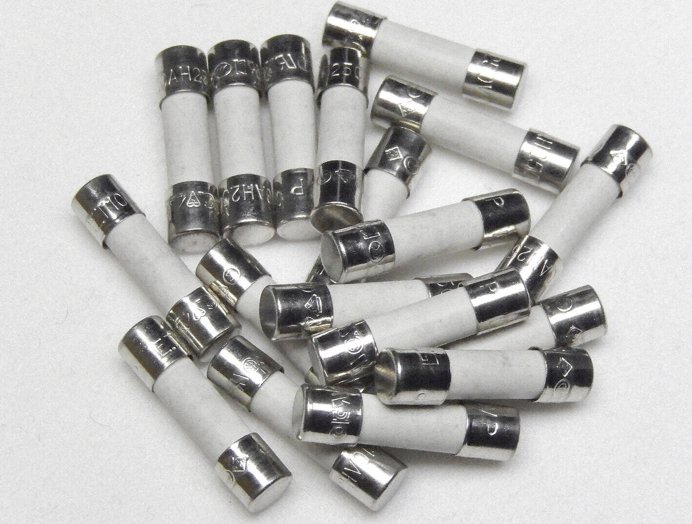 LITTELFUSE T500mAH250VP Time Lag CERAMIC Sand Filler 500mA 250V Fuse 5x20mm