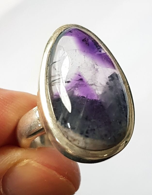 Bague Améthyste Trapiche en Argent Ajustable : Un Cadeau Rare d'Exception