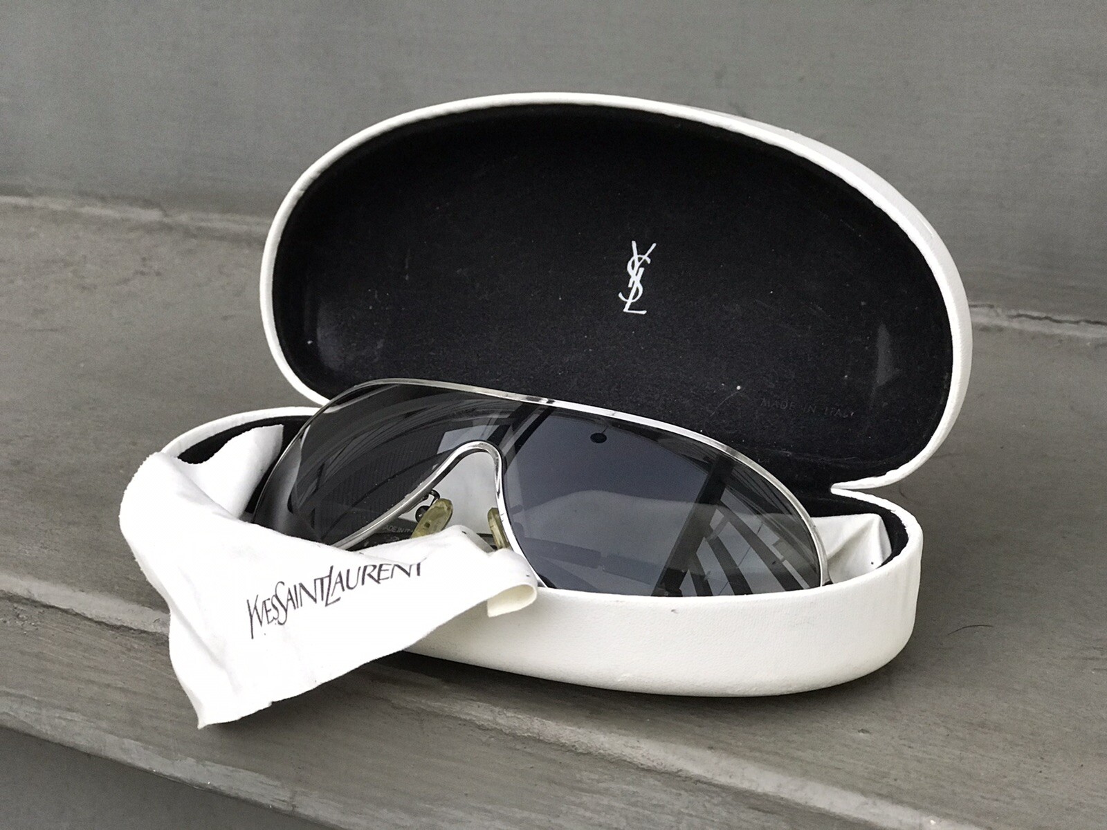 Occhiali da sole Yves Saint Laurent Made in Italy Montature argento 115 YSL 2010 S 6LB