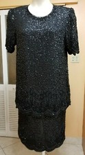 SWEELO LADIES BEAUTIFUL BLACK BEADED EVENING DRESS - SIZE L (10-12}