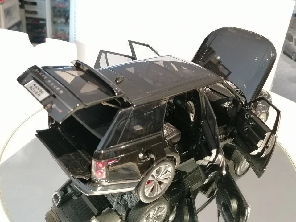 LCD Models 1/18 Range Rover Autobiography First Edition 2020 Black Met MINT Box - Immagine 3 di 4