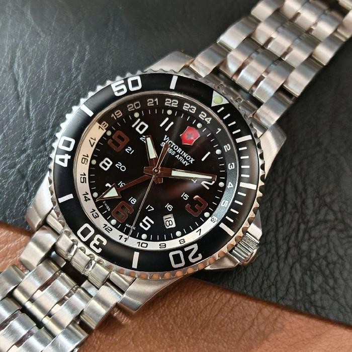 Rare Victorinox Maverick II 24701 Black Dial GMT Quartz Sapphire