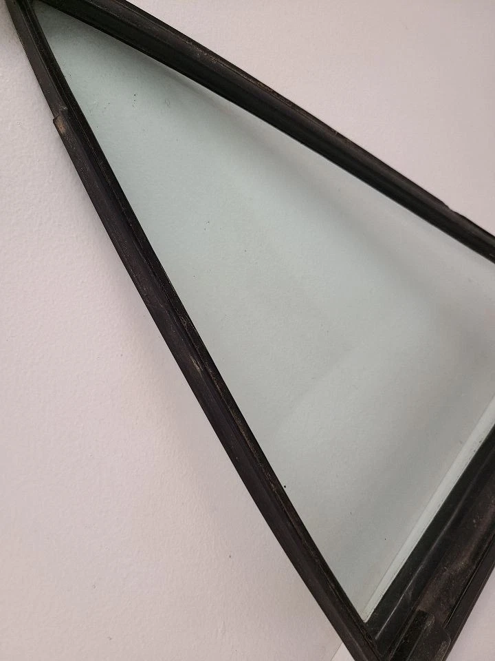 2012 - 2018 FORD FOCUS Passenger Quarter Glass Sedan Black Moulding — 第 3/4 张图片