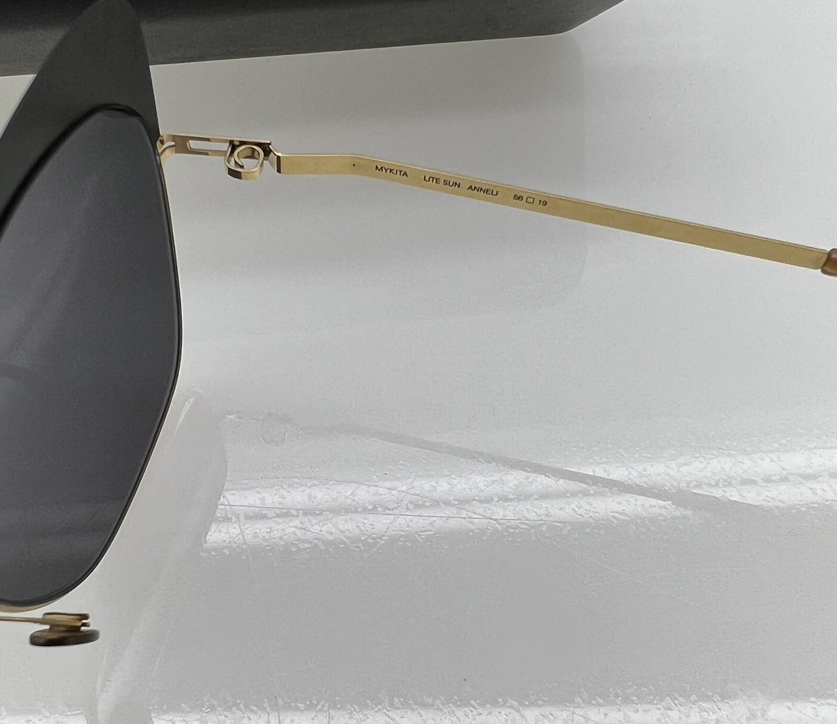 Mykita ANNELI Shiny Gold Matte Black/Brillant Grey 21/21/0 unisex Sunglasses. MYKITA ACETATE RINGS KNOX SUNGLASSES main image 4