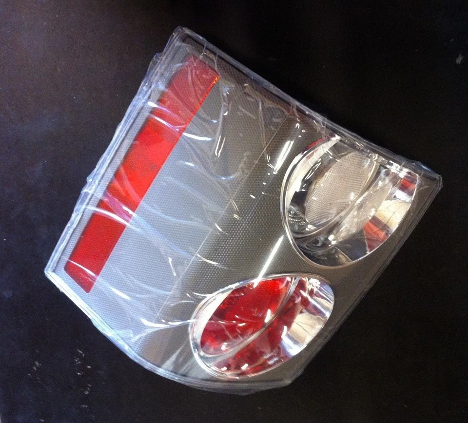 尾灯左驱动侧适用于 Land Rover RANGE ROVER 2003 - 2009 (XFB500272LPO) — 第 3/4 张图片