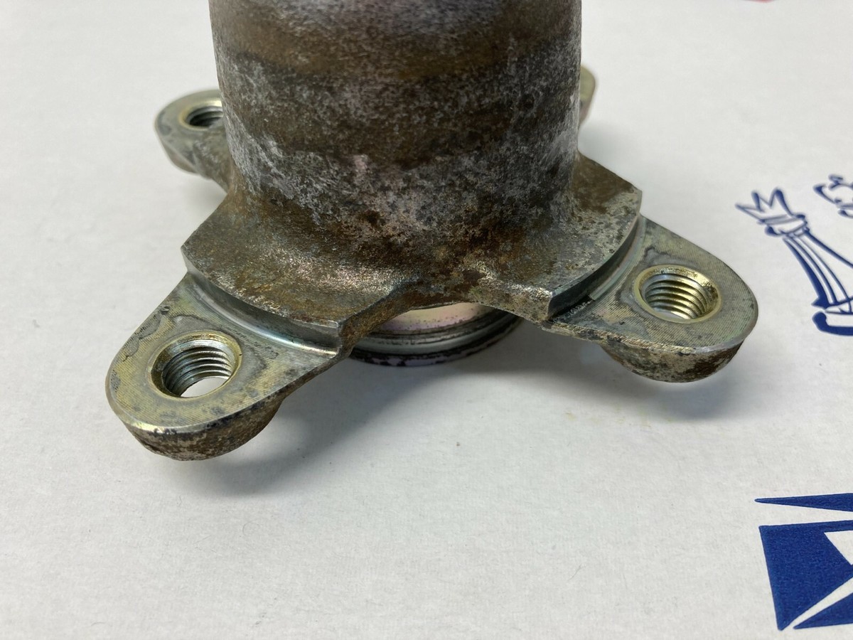 83 84 85 Yamaha Tri Moto YTM200L ytm 200 Rear Sprocket Axle