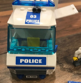 lego city Prisoner transport 7286 (incomplete) missing pieces. 