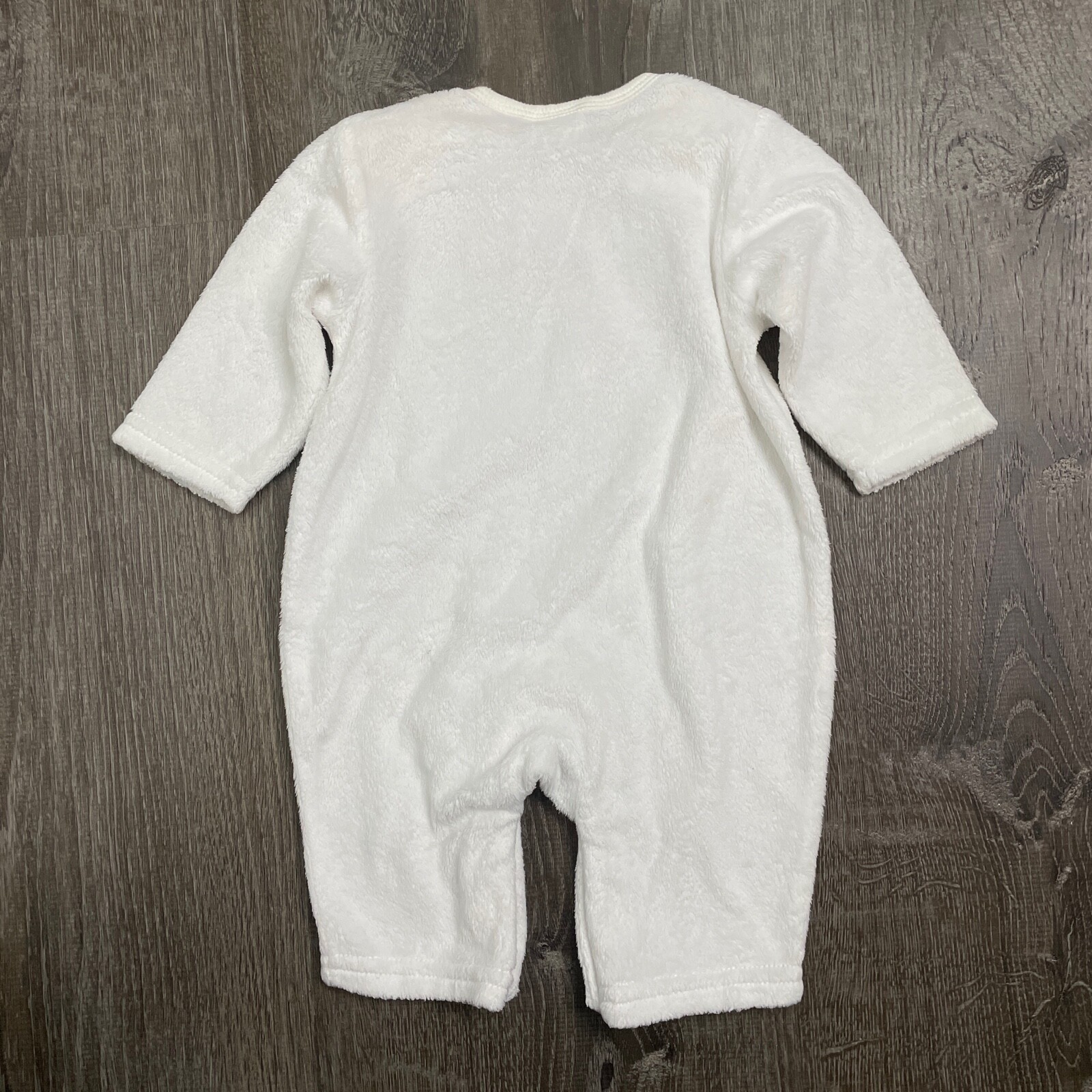 Nursery Rhyme Boys One-Piece Romper White Christmas Holiday Size 0-3 months