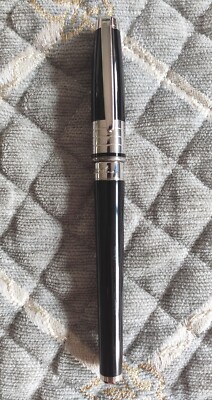 St Dupont Olympio fountain pen black laquer