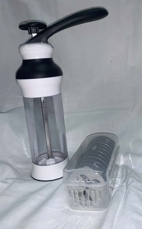 Good Grips cookie press with disk storage case - Image 4 of 4