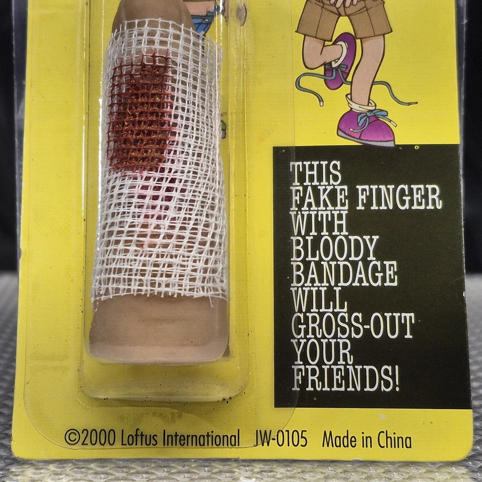 HORRIBLE DEDO Corte Falso Látex Goma Broma Nostálgica Broma Carne Vendaje Sangriento Foto 2 de 4