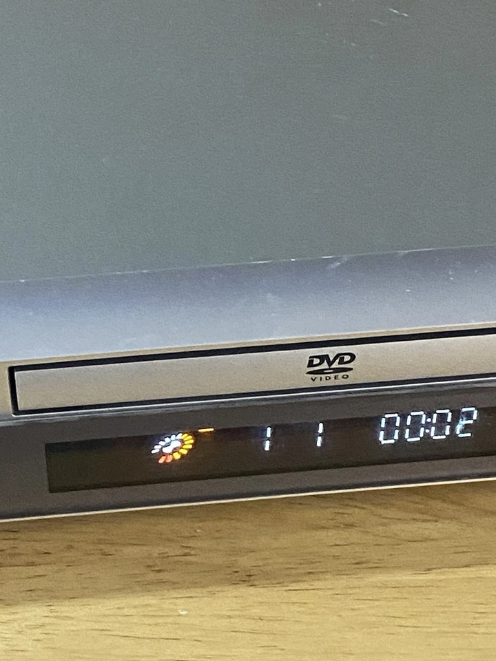 Toshiba SD-3900U DVD Video Player with Remote Tested Very Good cond - Image 3 of 4